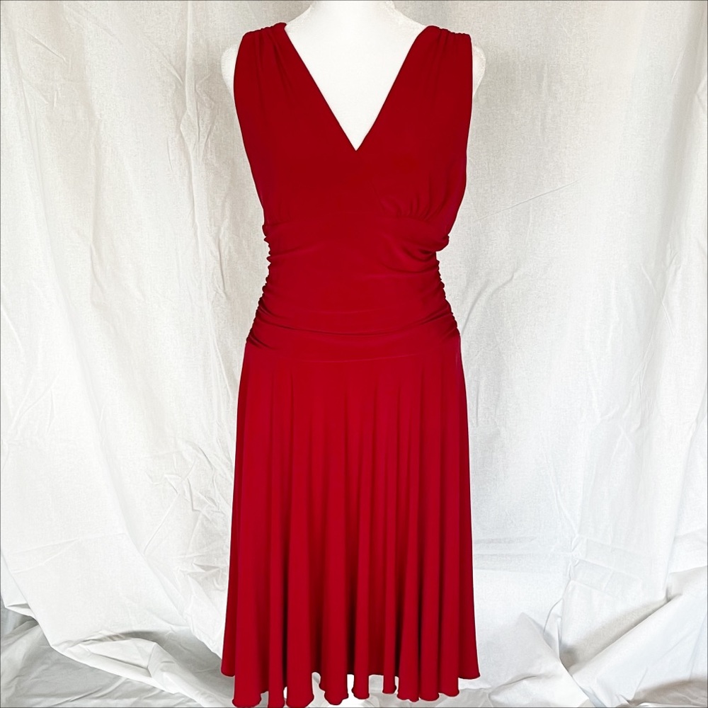 *Very flattering* red jersey dress